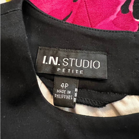 IN Studio Mini Dress in White Pink Green Floral Print Halter Neckline Size 4P - Picture 4 of 6